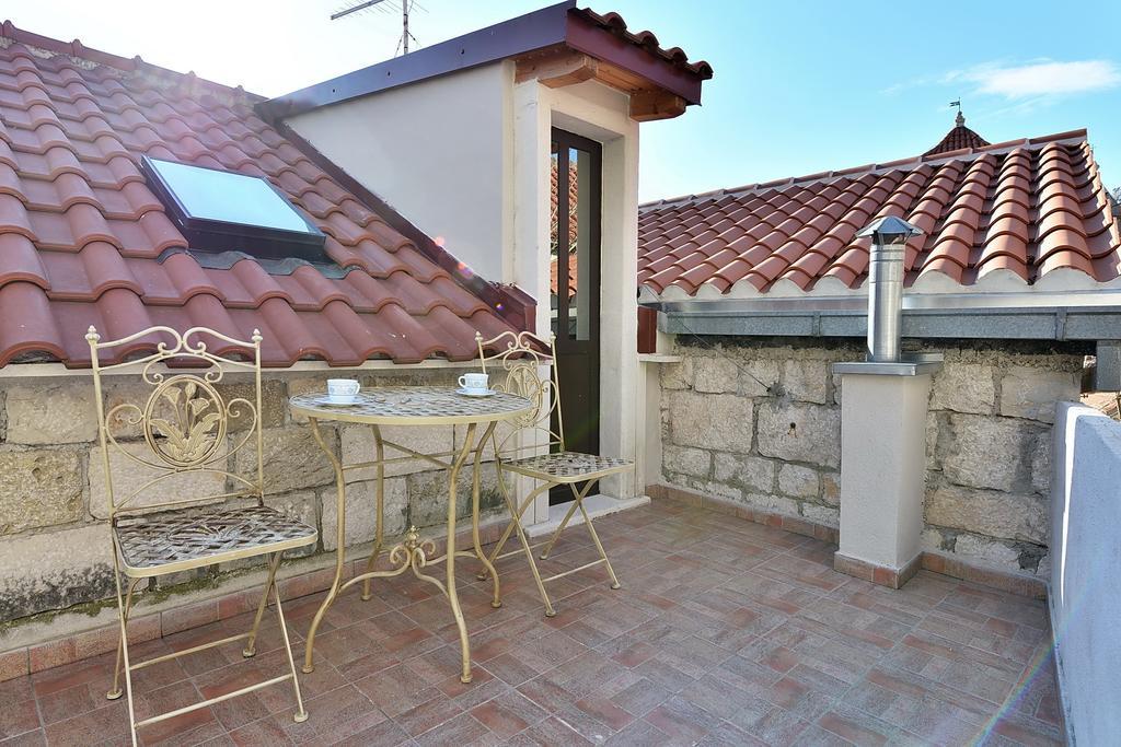 Apartments Mirabella Omiš Chambre photo