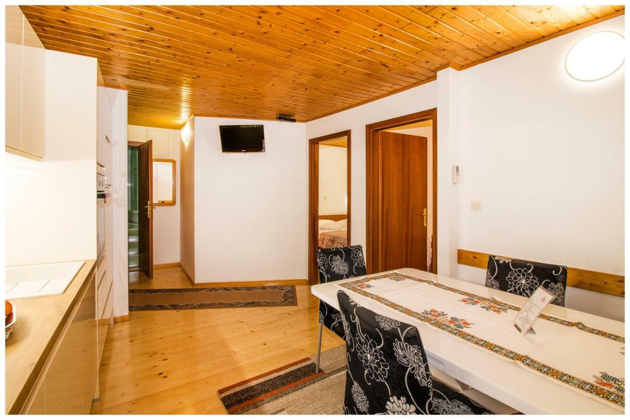 Apartments Mirabella Omiš Extérieur photo